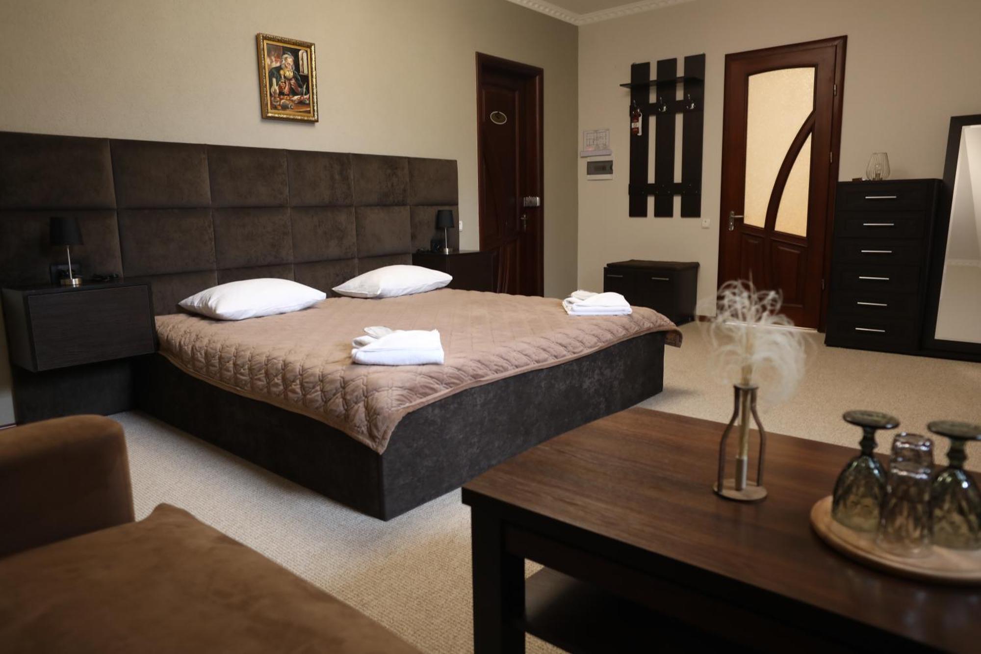 U Dominicana Kamianets-Podilskyi Ngoại thất bức ảnh